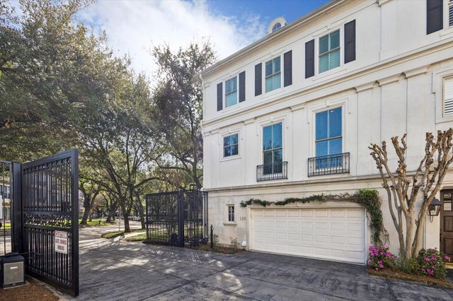 126 Oak Place Drive, Houston, TX 77006