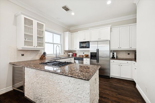 126 Oak Place Drive, Houston, TX 77006