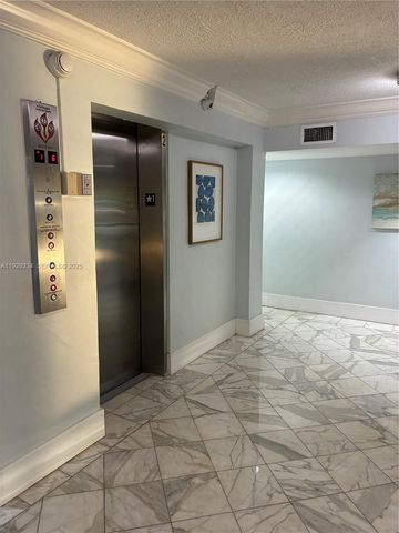 2000 NE 135th St 710, North Miami, FL 33181