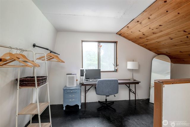 406 E Madrona Drive, Lakebay, WA 98349
