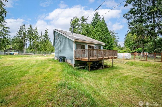 406 E Madrona Drive, Lakebay, WA 98349