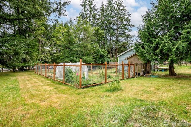 406 E Madrona Drive, Lakebay, WA 98349