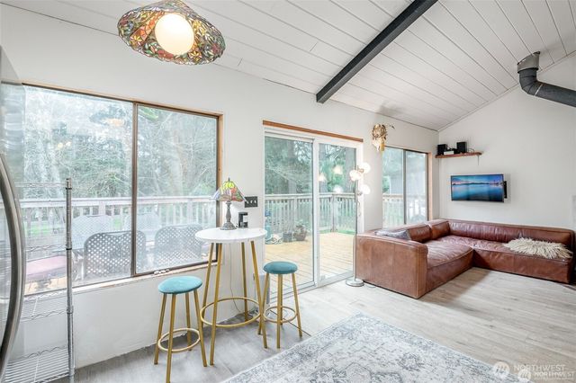 406 E Madrona Drive, Lakebay, WA 98349