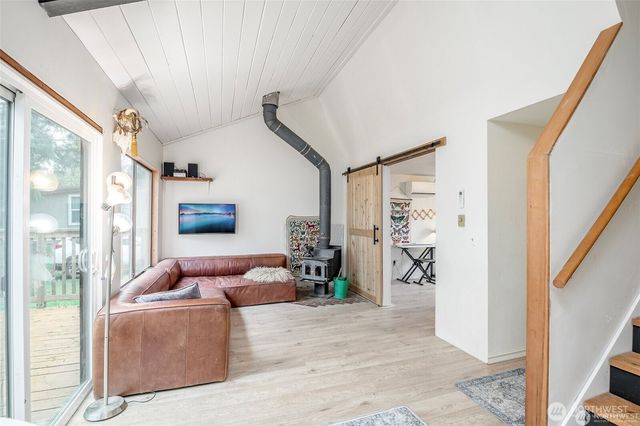 406 E Madrona Drive, Lakebay, WA 98349