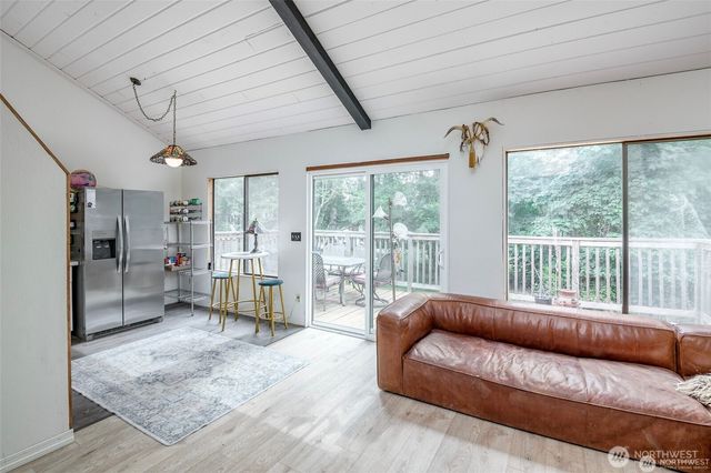 406 E Madrona Drive, Lakebay, WA 98349