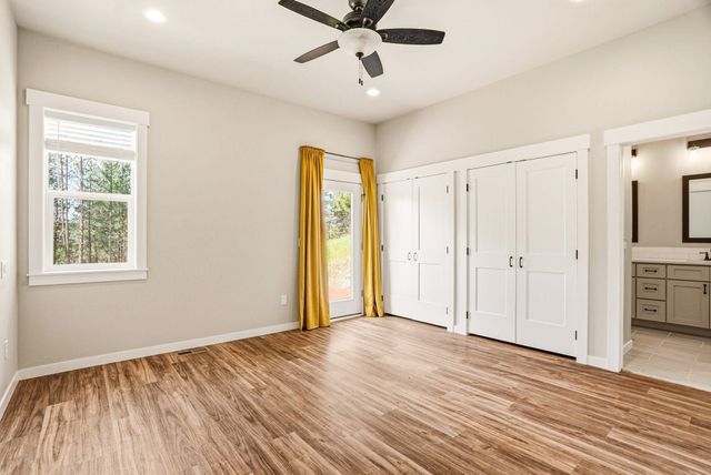 40083 Lake Terrace Ct, Loon Lake, WA 99148