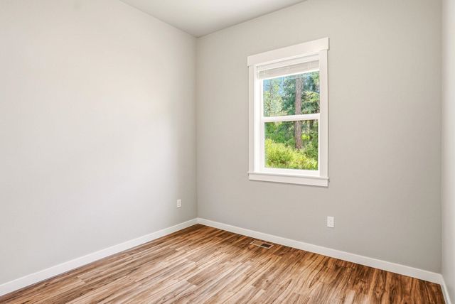40083 Lake Terrace Ct, Loon Lake, WA 99148