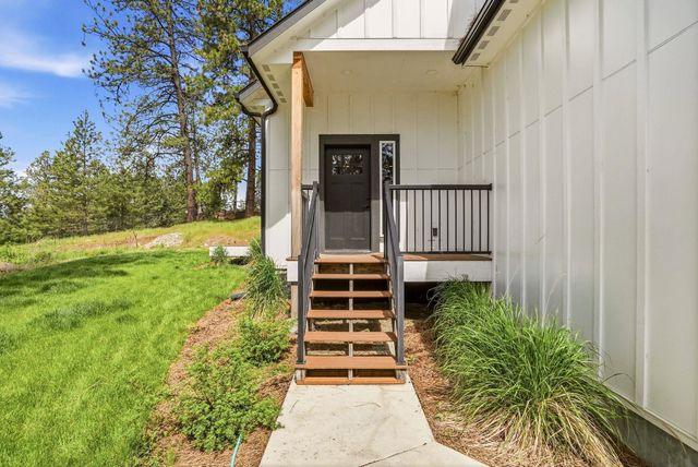 40083 Lake Terrace Ct, Loon Lake, WA 99148