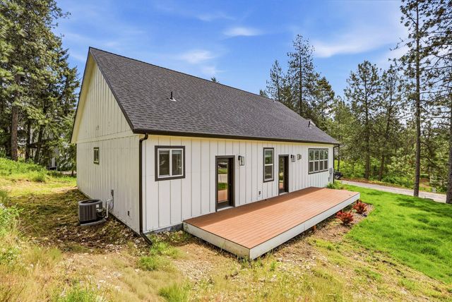 40083 Lake Terrace Ct, Loon Lake, WA 99148
