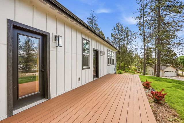 40083 Lake Terrace Ct, Loon Lake, WA 99148