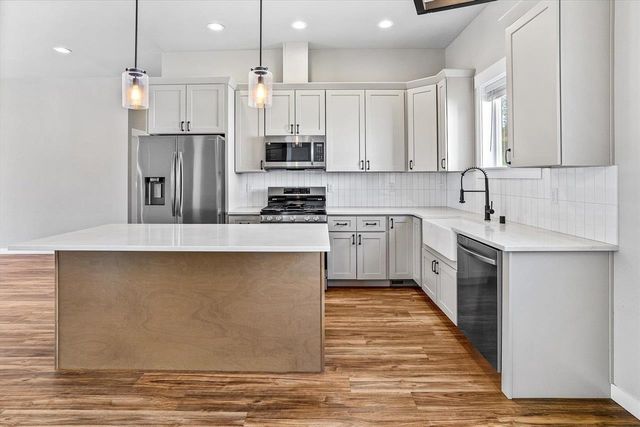 40083 Lake Terrace Ct, Loon Lake, WA 99148
