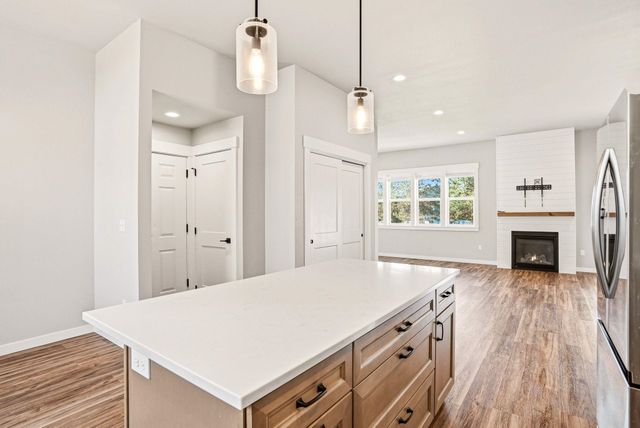 40083 Lake Terrace Ct, Loon Lake, WA 99148