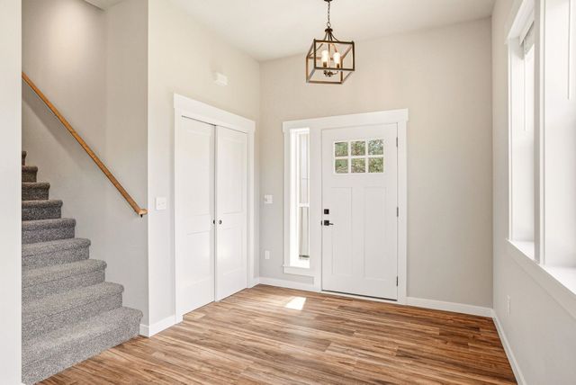 40083 Lake Terrace Ct, Loon Lake, WA 99148