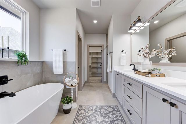 642 Sienna Creek Lane, Piedmont, OK 73078