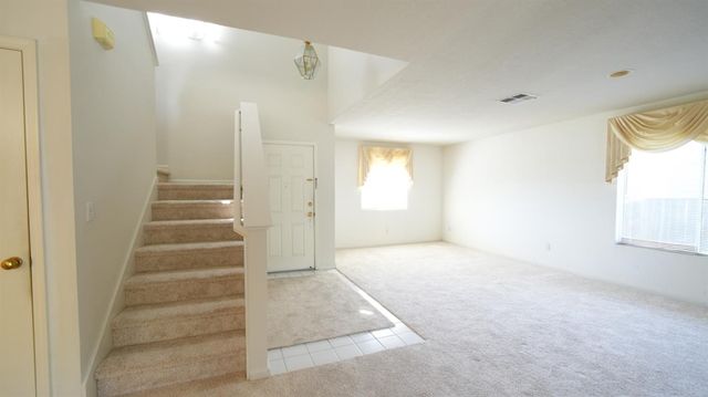 831 Waterford Ave, Stockton, CA 95206
