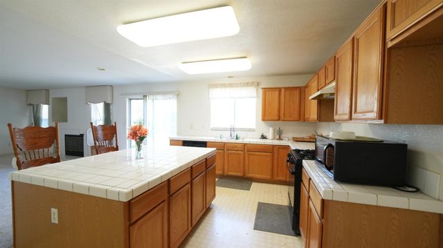 831 Waterford Ave, Stockton, CA 95206