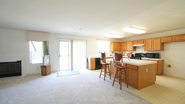 831 Waterford Ave, Stockton, CA 95206