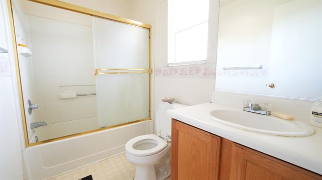 831 Waterford Ave, Stockton, CA 95206