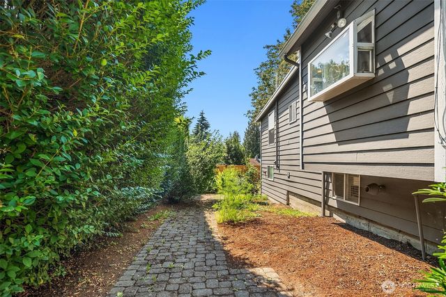 3943 S Orcas Street, Seattle, WA 98118