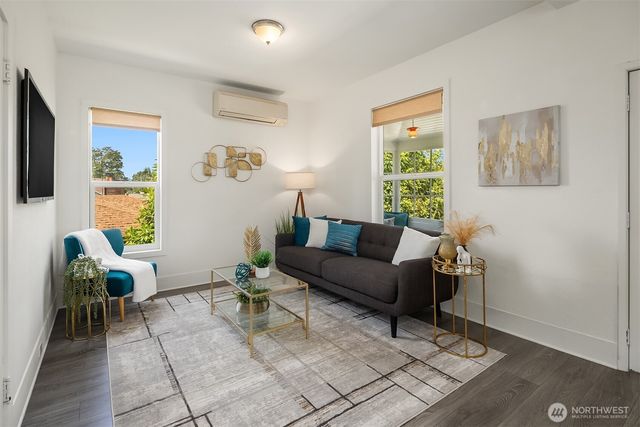3943 S Orcas Street, Seattle, WA 98118