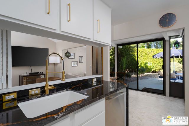 566 N Sunset Way, Palm Springs, CA 92262