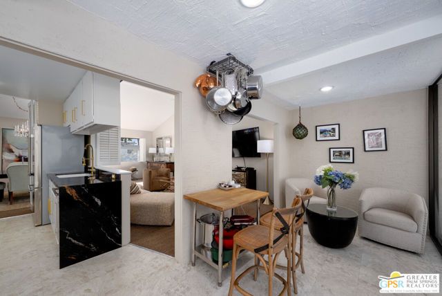 566 N Sunset Way, Palm Springs, CA 92262