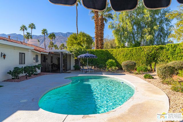 566 N Sunset Way, Palm Springs, CA 92262