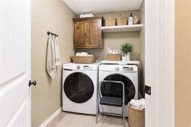 11104 N Belleview Avenue, Kansas City, MO 64155