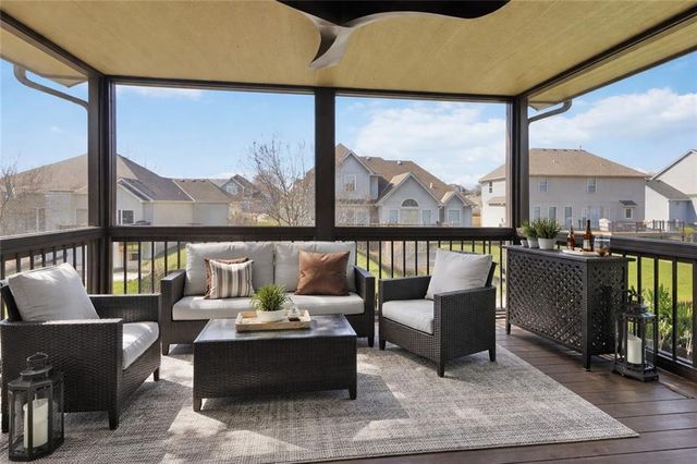 11104 N Belleview Avenue, Kansas City, MO 64155