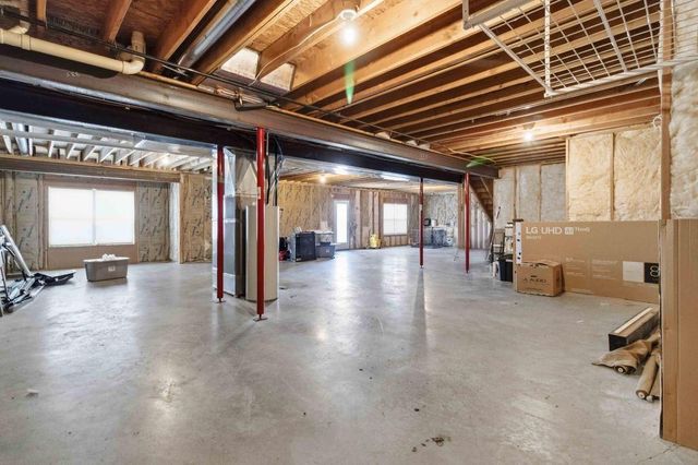 11104 N Belleview Avenue, Kansas City, MO 64155