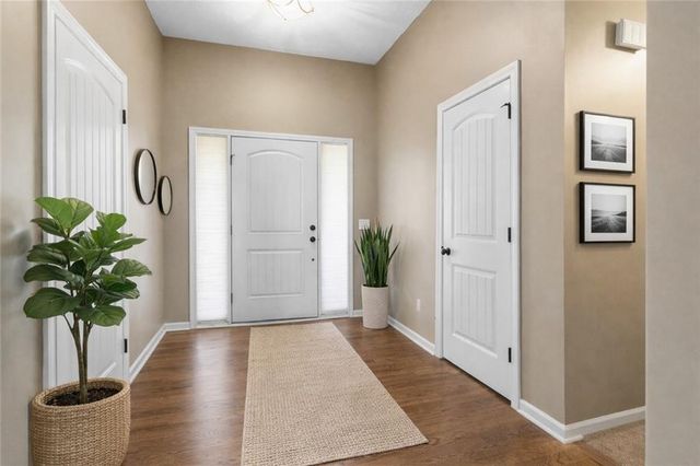 11104 N Belleview Avenue, Kansas City, MO 64155