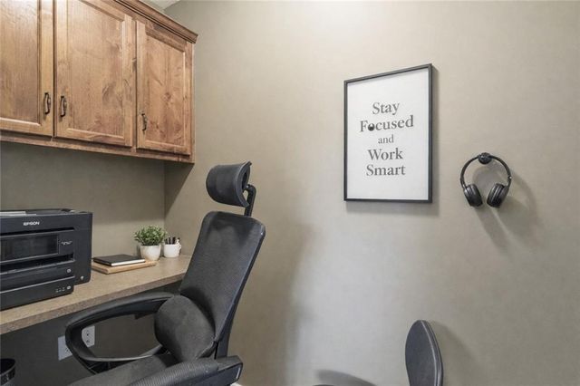 11104 N Belleview Avenue, Kansas City, MO 64155