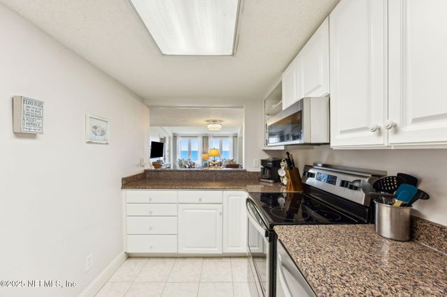 1334 SHIPWATCH Circle 1334, Fernandina Beach, FL 32034