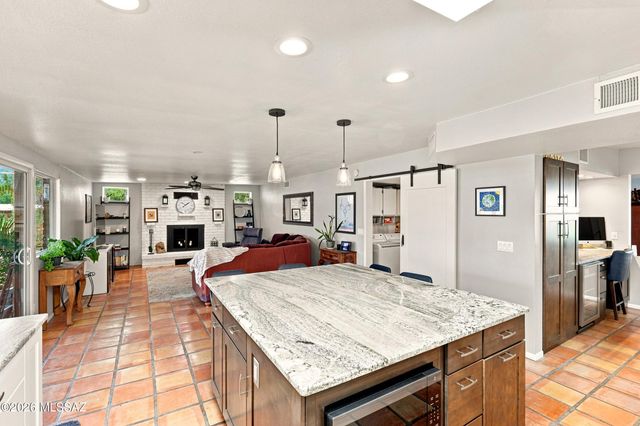 4961 W Placita De Los Vientos, Tucson, AZ 85745