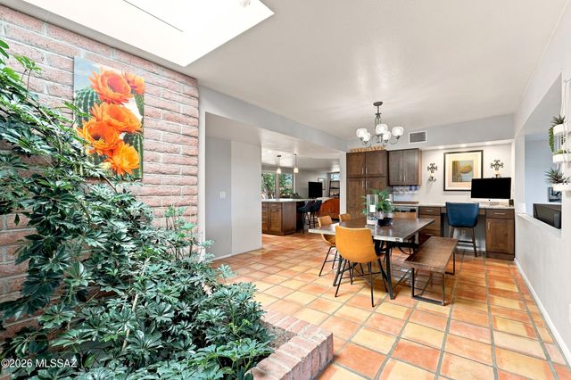 4961 W Placita De Los Vientos, Tucson, AZ 85745