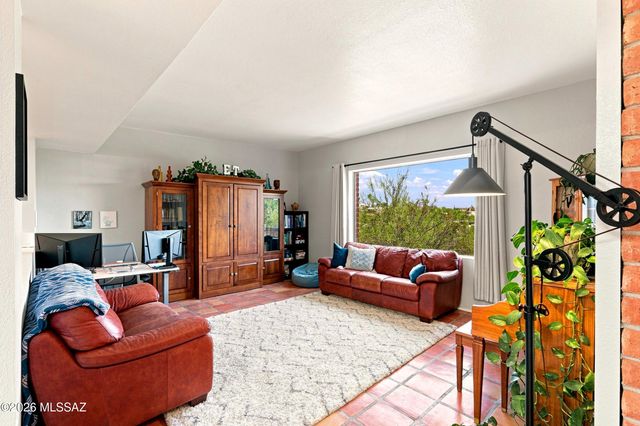 4961 W Placita De Los Vientos, Tucson, AZ 85745