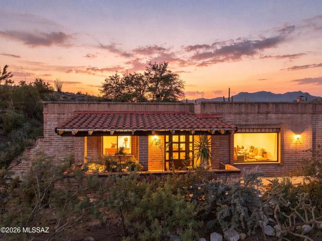 4961 W Placita De Los Vientos, Tucson, AZ 85745