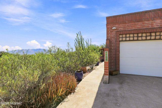 4961 W Placita De Los Vientos, Tucson, AZ 85745