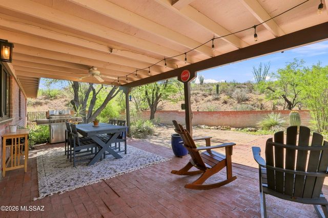4961 W Placita De Los Vientos, Tucson, AZ 85745