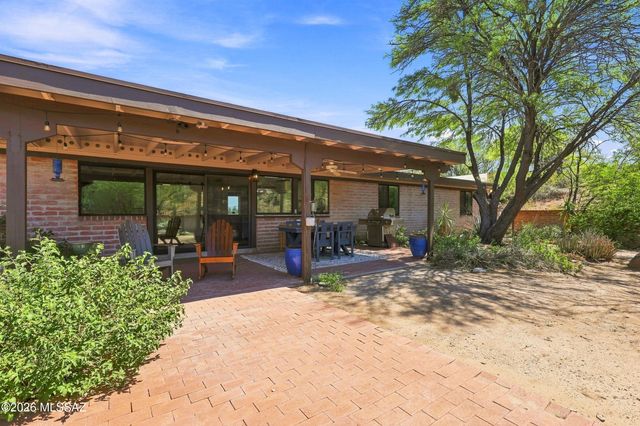4961 W Placita De Los Vientos, Tucson, AZ 85745
