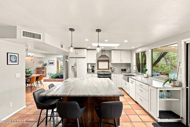 4961 W Placita De Los Vientos, Tucson, AZ 85745