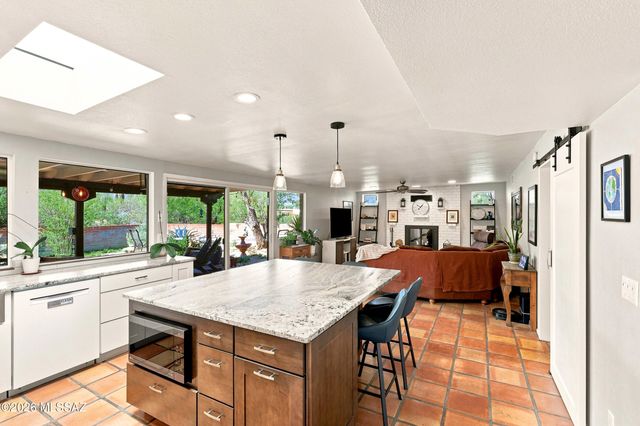 4961 W Placita De Los Vientos, Tucson, AZ 85745