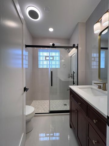 6508 N Richmond Street 1B, Chicago, IL 60645