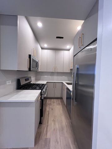 6508 N Richmond Street 1B, Chicago, IL 60645