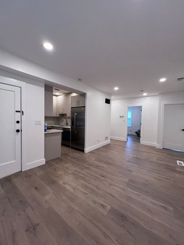 6508 N Richmond Street 1B, Chicago, IL 60645
