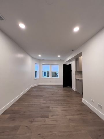 6508 N Richmond Street 1B, Chicago, IL 60645