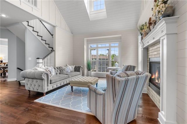131 Anchor Drive, Lake Tapawingo, MO 64015