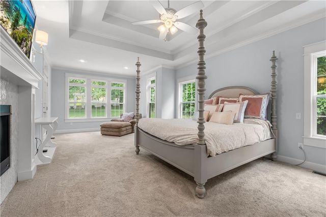 131 Anchor Drive, Lake Tapawingo, MO 64015