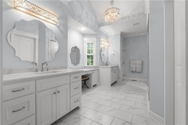 131 Anchor Drive, Lake Tapawingo, MO 64015