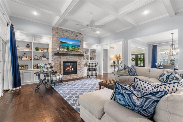131 Anchor Drive, Lake Tapawingo, MO 64015